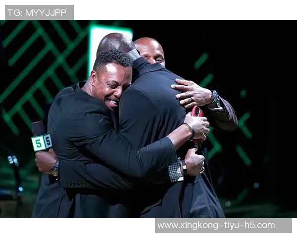 隆多谈字母哥与加内特相似之处强调他乐于接受批评的态度 隆多谈字母哥与加内特相似之处强调他乐于接受批评的态度